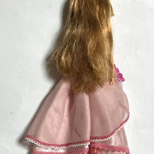 Winx Club Flora Regal Lights doll used