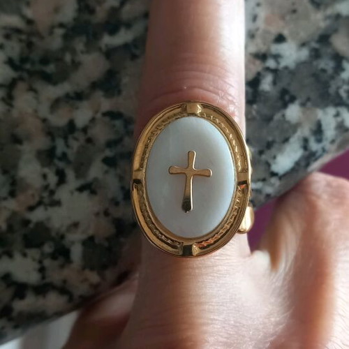 Faux adjustable ring like new