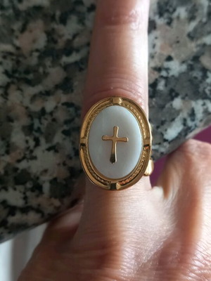 Faux adjustable ring like new