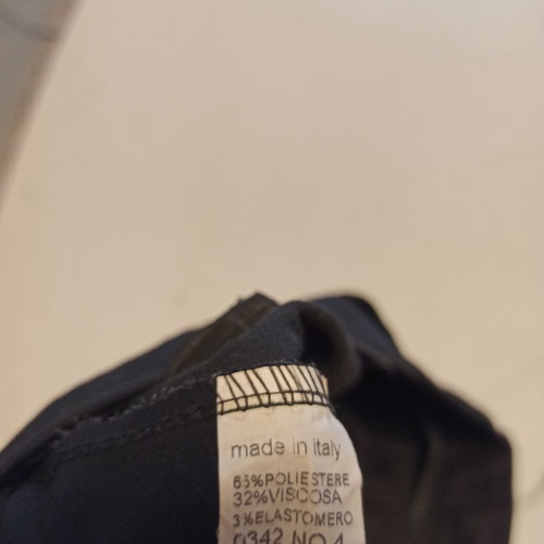 Low-rise pants in very good condition, size Large