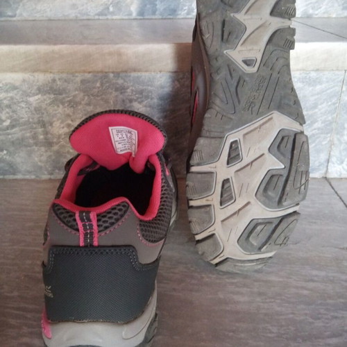 Regatta women's waterproof hiking shoes like new, size 38, gray pink