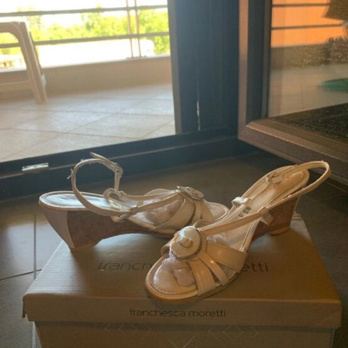 Vera Pelle white sandals like new, genuine leather, size 36
