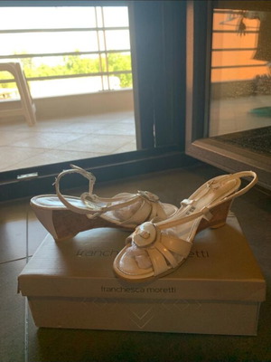 Vera Pelle white sandals like new, genuine leather, size 36