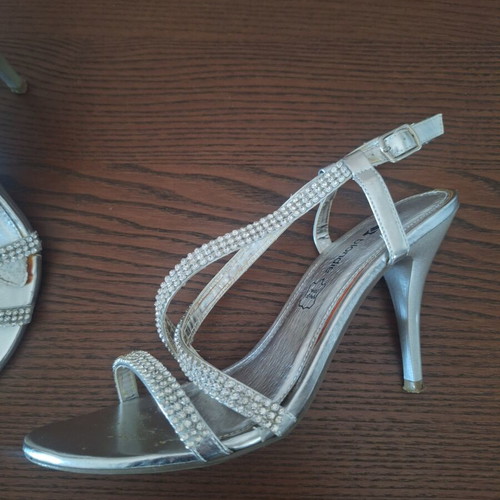 Silver sandals size 38 like new with sequins
