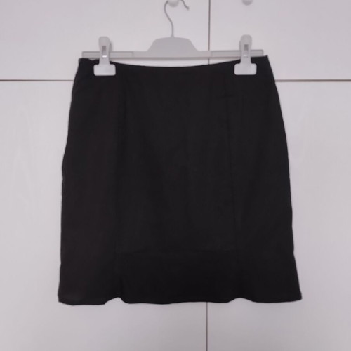 Banana Republic skirt full wool used, small size, black