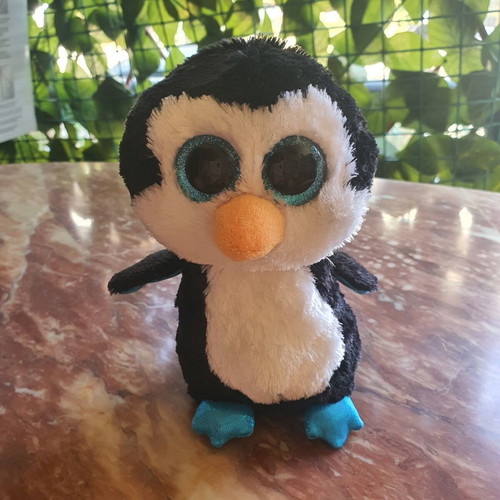 Penguin plush toy new, beautiful condition