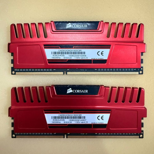 Corsair Vengeance DDR3 8GB (2x4GB) 1600MHz CL9 Red Kit like new