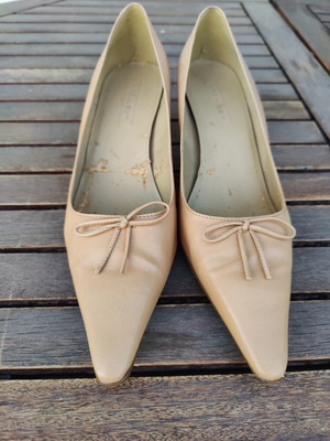 Nine West beige pumps size 39