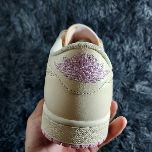 Jordan Retro Low OG SP Travis Scott sneakers, beige pink, size 43