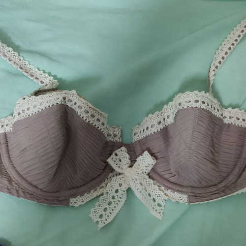 Beige lace bra used, size 70C