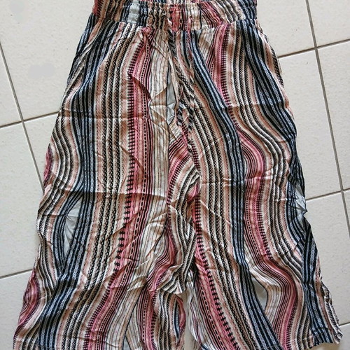 Zip Culotte Capri Like New with Bright Colors S/M