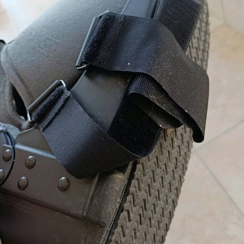 Orthopedic ankle boot with goniometer like new, size XL