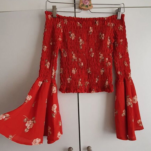 Blouse with flowers new, size S, multicolored