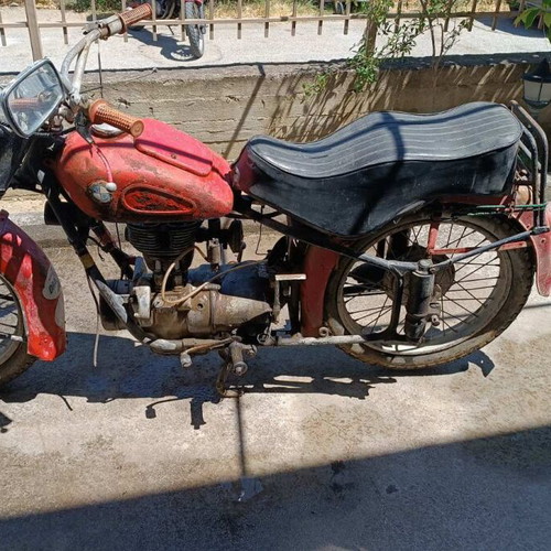 Bmw R 25/3 motorcycle used, 1950s model, needs restoration
