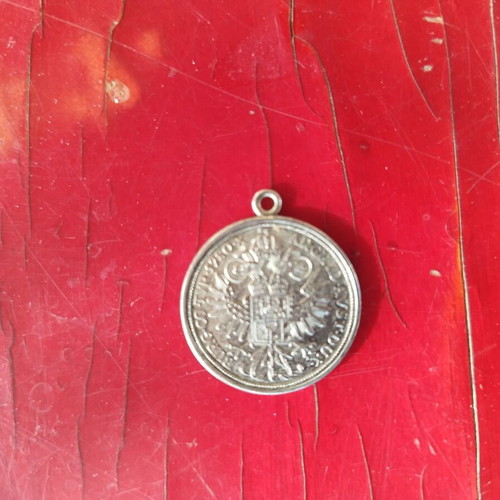 Vintage Austria pendant ARCHID·AVST·DUX·BURG·CO·TYR·1780·X Maria Theresia like new