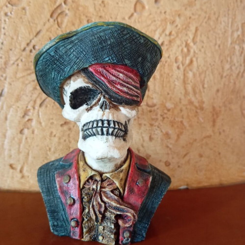 Decorative pirate skull like new, height 13 cm