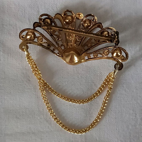 Vintage pin 80s like new, gold-colored