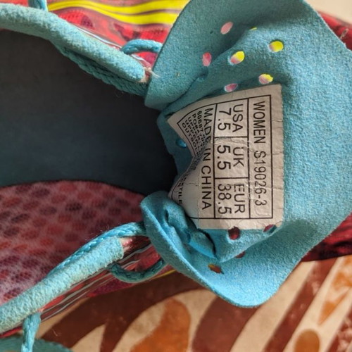 Saucony Ballista track spikes like new, size 38.5, multicolor