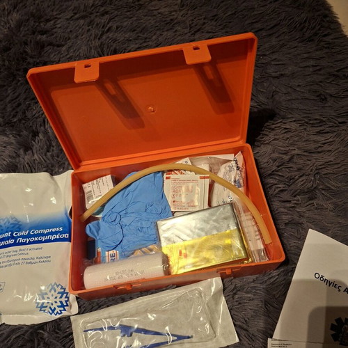 Complete first aid kit like new in hard plastic without medicines