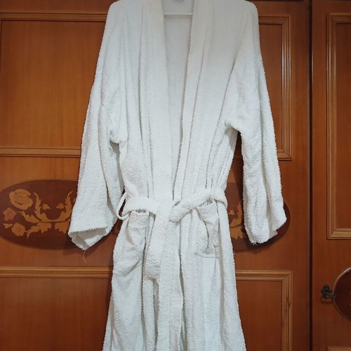 White bathrobe, 1m length