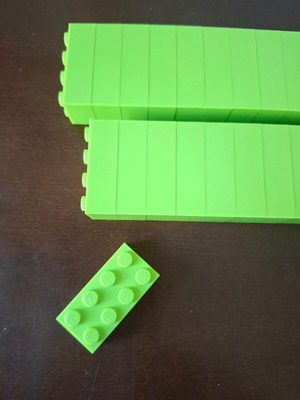 Lego Classic Basic Brick 2 x 4 Lime pack of 24 like new