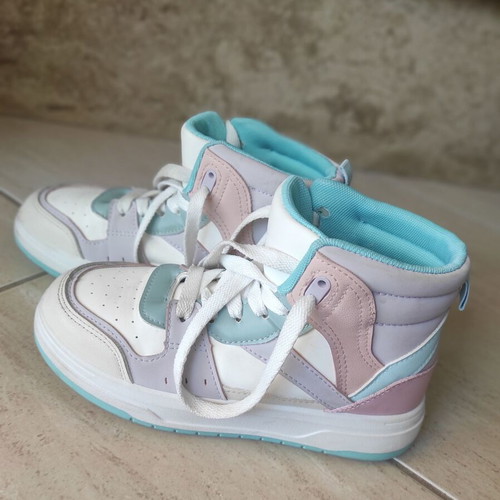 Athletic boots size 34 like new, purple and turquoise