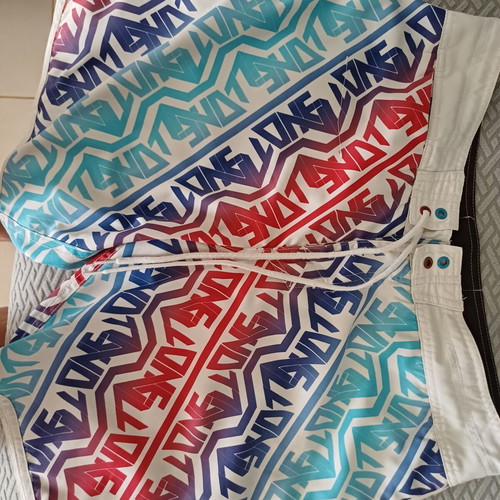O'Neill men's swimwear large used, multicolor
