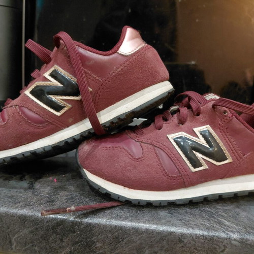 New Balance 373 kids sneakers like new, size 26, burgundy with rose gold details