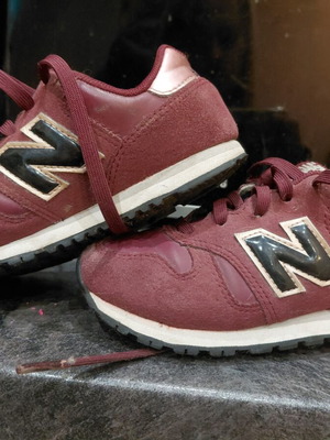 New Balance 373 kids sneakers like new, size 26, burgundy with rose gold details