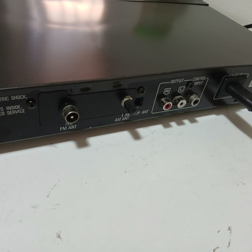 Technics ST 500 AM/FM stereo tuner used in very good condition