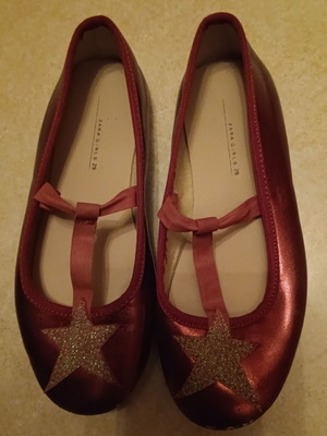 Zara ballerinas used with gold star size 29 red