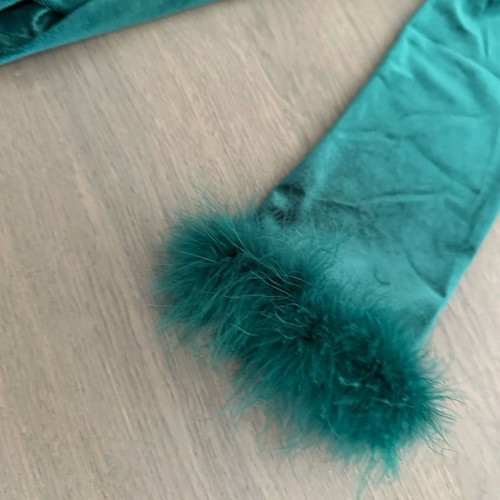 Velvet dress used, green, with feather cuffs