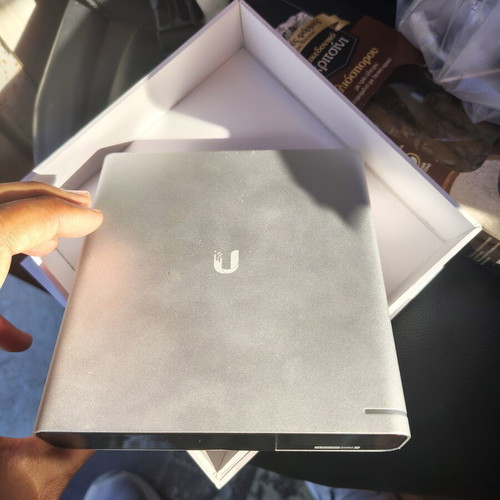 Ubiquity Cloud Key Gen 2 Plus with 1TB disk like new