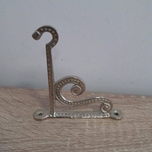 Wall bracket new with beautiful design for religious items