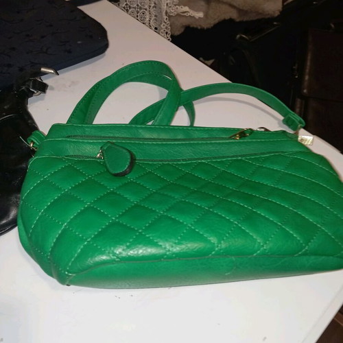Shoulder bags like new, black and green