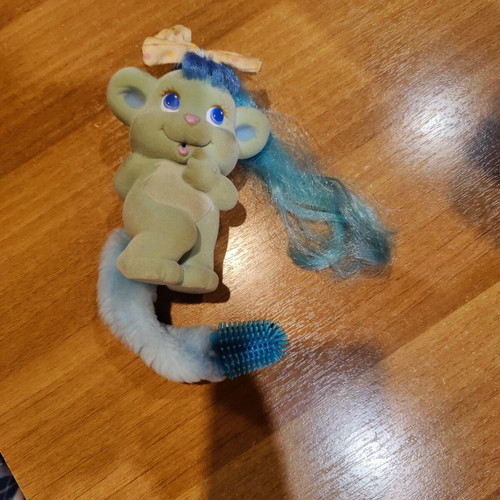 Kiss-a Loves collectible figure used with brush on tail