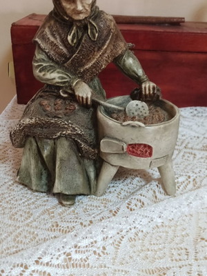 Set of 3 decorative figurines, vintage style