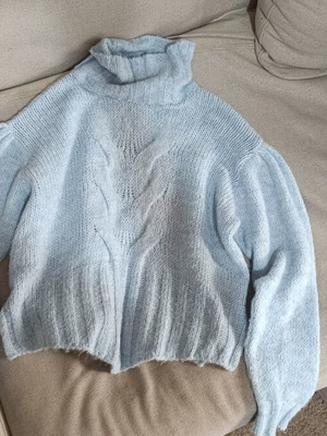 Teenage sweater like new for ages 11-12