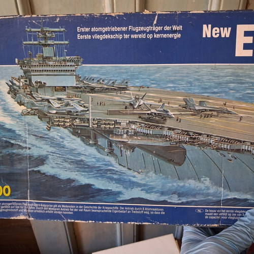 USS Enterprise CVN-65 Aircraft Carrier Model 1:800 like new, sealed
