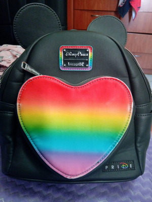 Δερμάτινη τσάντα πλάτης μεταχειρισμένη Disney Loungefly pride edition