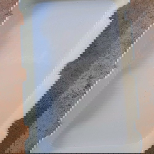 Керамичен малък поднос употребяван с чип на ръба