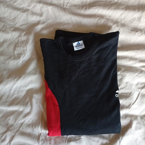 Adidas shirt size M like new, black and red