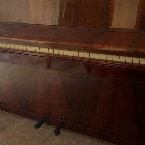 Russian piano like new