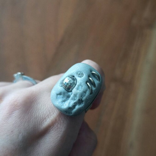 Adjustable ring silver with gray stone new