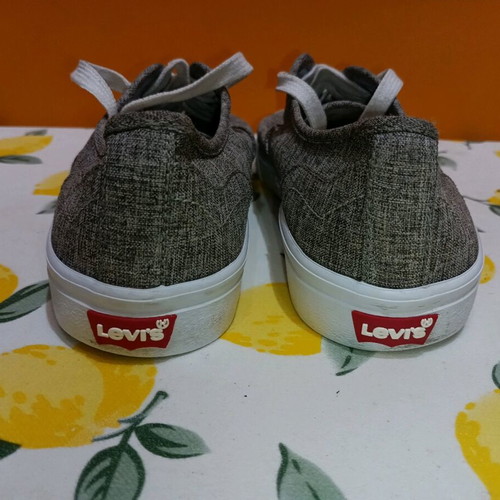 Levi's grey ballet flats size 36.5 like new