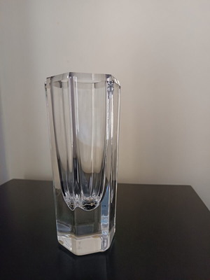 Kosta Boda crystal vase, height 18cm, diameter 8cm