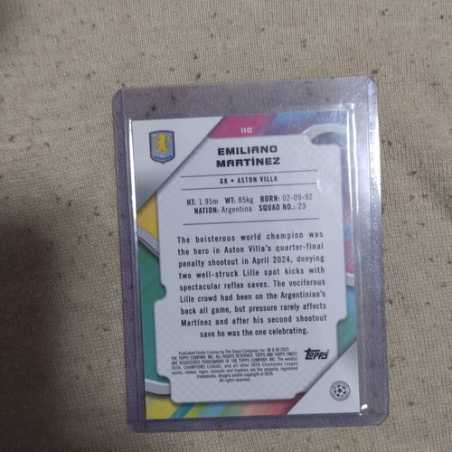 Emiliano Martínez 04/25 collectible card new