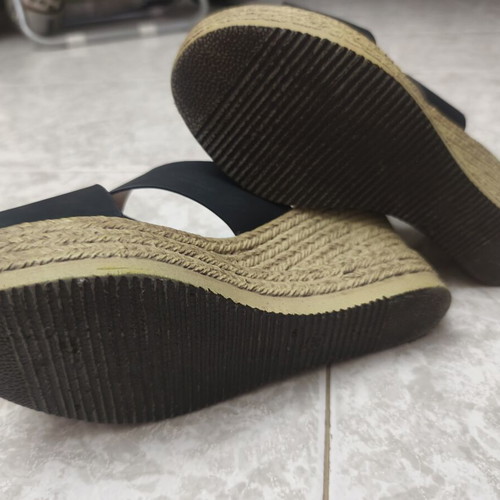 B-Soft Black Platform Sandals like new, genuine leather sole, size 39