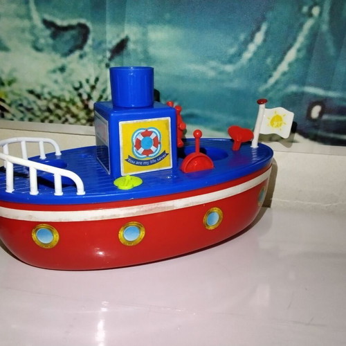 Peppa Pig Grandpa Pig's Boat with 3 figures and accessories