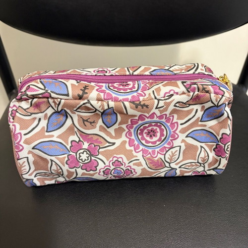 Estée Lauder toiletry bag like new